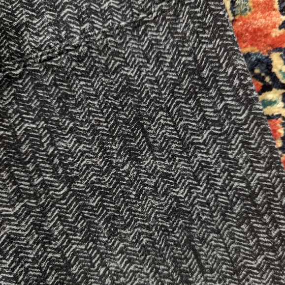 Lyssé Gray Patterned Leggings - Picture 5 of 6